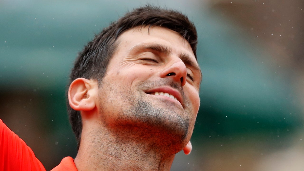 Djokovic aims to extend Slam streak at French Open